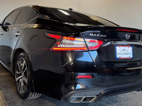 Used 2017 Nissan Maxima SR FWD image 6