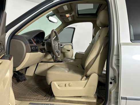 Used 2010 Chevrolet Tahoe LTZ image 24