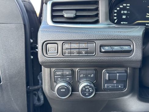 Used 2024 GMC Yukon XL Denali image 12