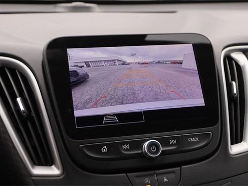 Used 2024 Chevrolet Malibu LT image 16