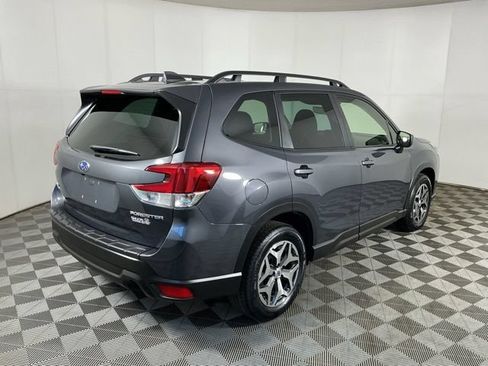 Used 2023 Subaru Forester Premium AWD/4WD image 7