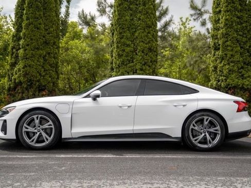 Used 2022 Audi e-tron GT Premium Plus AWD/4WD image 8