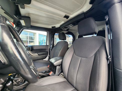 Used 2016 Jeep Wrangler Sport image 24