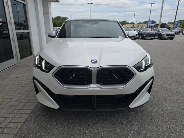 Used 2026 BMW X2 xDrive28i AWD/4WD image 2