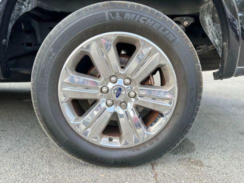 Used 2019 Ford F150 Lariat image 16