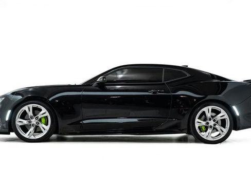 Used 2019 Chevrolet Camaro SS RWD image 9