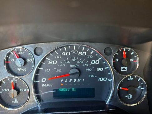 Used 2015 GMC Savana 3500 RWD image 16