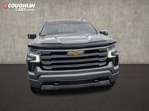 Used 2025 Chevrolet Silverado 1500 High Country w/ Technology Package AWD/4WD image 2