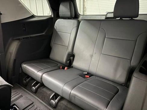 Used 2018 Chevrolet Traverse LT w/ LPO, Floor Liner Package AWD/4WD image 19