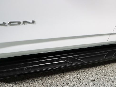 Used 2022 GMC Yukon XL SLE image 12