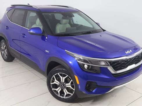 Used 2023 Kia Seltos EX image 18