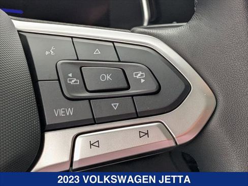 Certified 2023 Volkswagen Jetta SE w/ Panoramic Sunroof Package FWD image 15