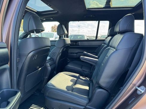 Used 2025 Hyundai Santa Fe Calligraphy image 11