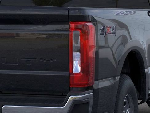 New 2026 Ford F250 XL w/ XL Chrome Package AWD/4WD image 21