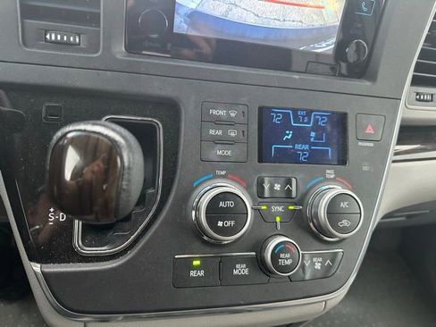 Used 2016 Toyota Sienna XLE w/ XLE Navigation Package image 18