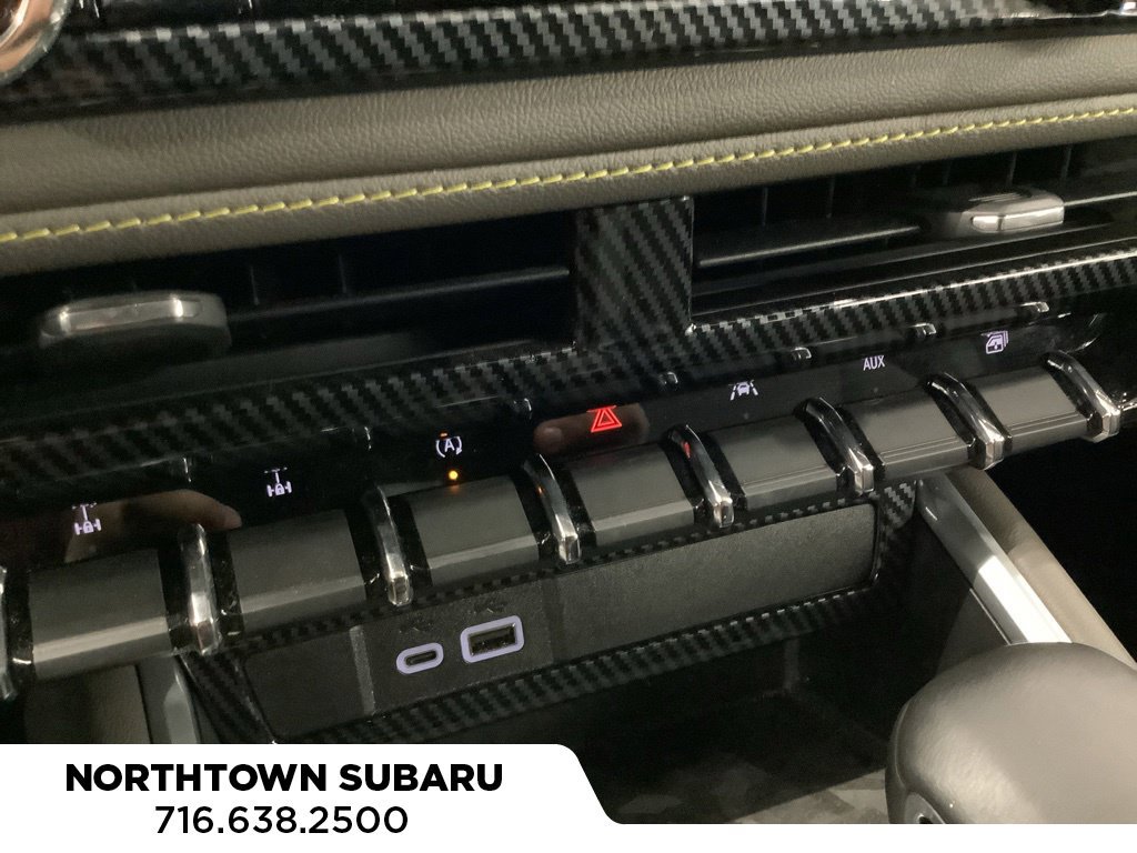 Used 2024 Chevrolet Colorado ZR2 w/ Technology Package AWD/4WD image 12