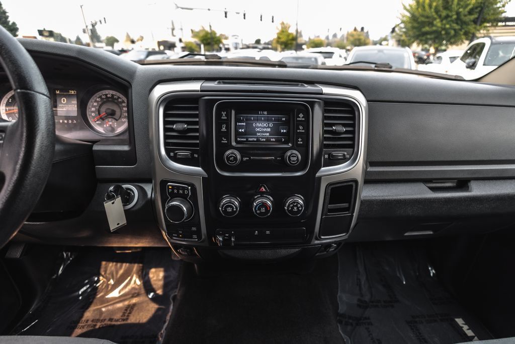 Used 2016 RAM 1500 Classic SLT AWD/4WD image 25