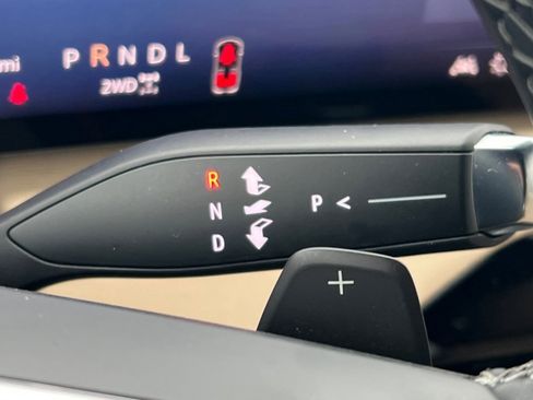 Used 2025 Buick Enclave Preferred image 20