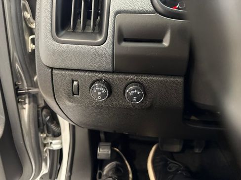 Used 2017 Chevrolet Colorado Z71 AWD/4WD image 30