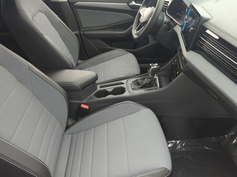 New 2026 Volkswagen Jetta SE image 18