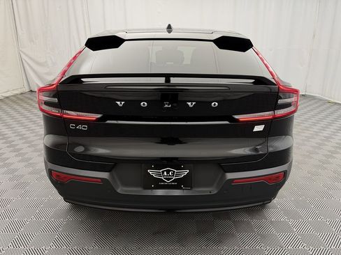 Used 2023 Volvo C40 P8 Recharge Ultimate image 5
