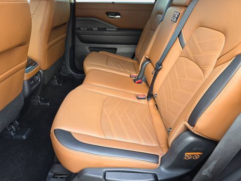 Used 2025 Nissan Pathfinder Platinum w/ Cargo Package FWD image 14