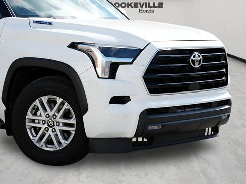 Used 2026 Toyota Sequoia SR5 AWD/4WD image 3