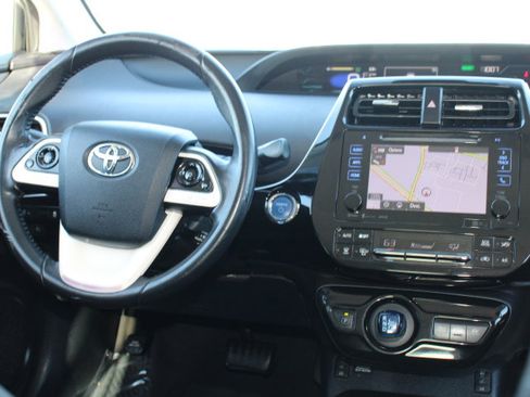 Used 2018 Toyota Prius Prime Plus image 21