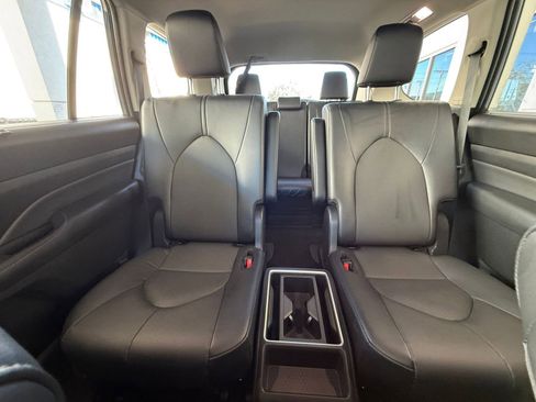 Used 2025 Toyota Grand Highlander XLE image 40