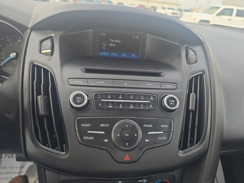 Used 2016 Ford Focus SE image 22