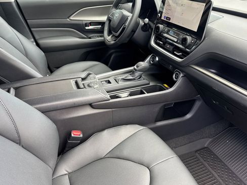 Certified 2026 Toyota Grand Highlander XLE image 23