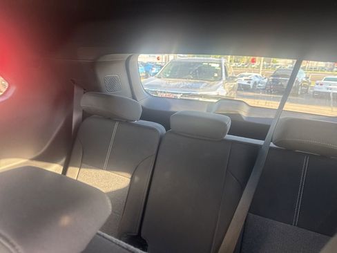 Used 2025 GMC Acadia Elevation image 17