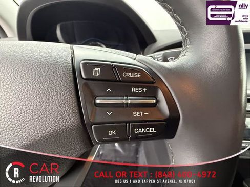 Used 2019 Hyundai Ioniq Plug-In Hybrid image 21