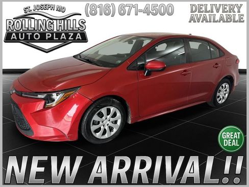 Used 2021 Toyota Corolla LE FWD image 1