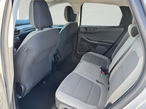 Used 2022 Ford Escape SE w/ Cold Weather Package image 32