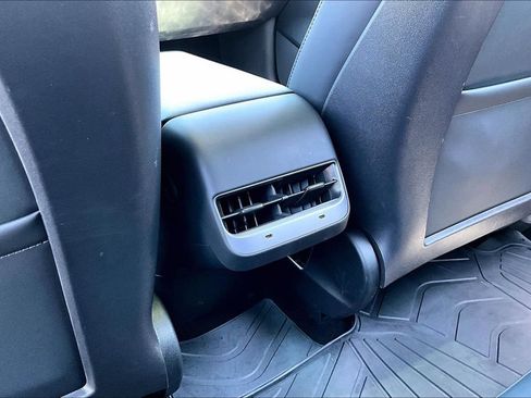 Used 2023 Tesla Model 3 Standard Range RWD image 10
