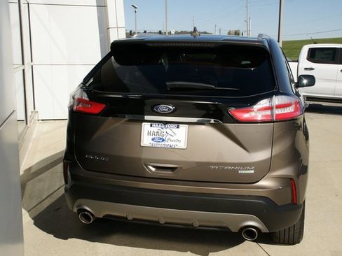 Used 2019 Ford Edge Titanium image 4