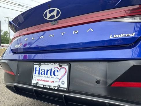 Used 2024 Hyundai Elantra Limited FWD image 10