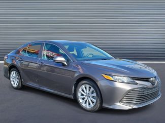 Used 2018 Toyota Camry LE video 2