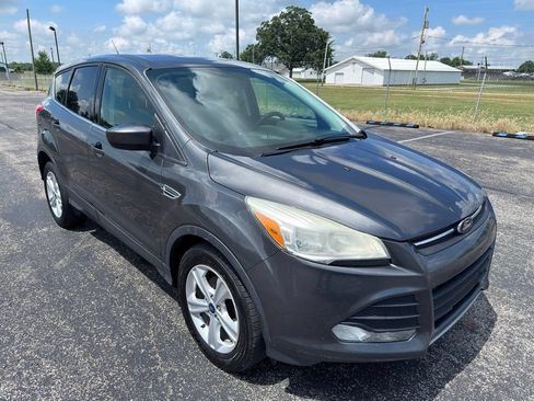 Used 2015 Ford Escape SE FWD image 2