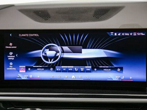 Used 2024 BMW X5 xDrive40i w/ M Sport Package AWD/4WD image 15