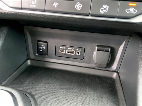 Used 2024 Nissan Sentra SR w/ SR Premium Package image 32