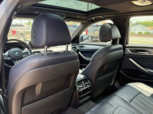 Used 2017 BMW 530i xDrive image 13