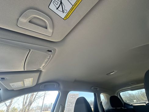 Used 2020 Nissan Rogue SV w/ Premium Package image 21