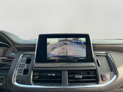 Used 2024 GMC Yukon SLT image 16