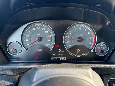 Used 2017 BMW M4 Convertible image 10