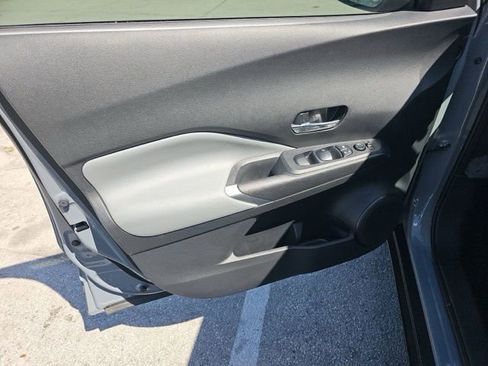 Used 2023 Nissan Kicks SR w/ SR Premium Package FWD image 4