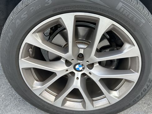 Used 2022 BMW X5 xDrive40i w/ Executive Package AWD/4WD image 14