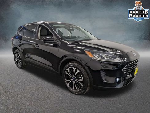 Used 2022 Ford Escape SE w/ SE Sport Appearance Package AWD/4WD image 3
