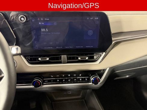 Used 2025 Chevrolet Equinox LT w/ Convenience Package II AWD/4WD image 3